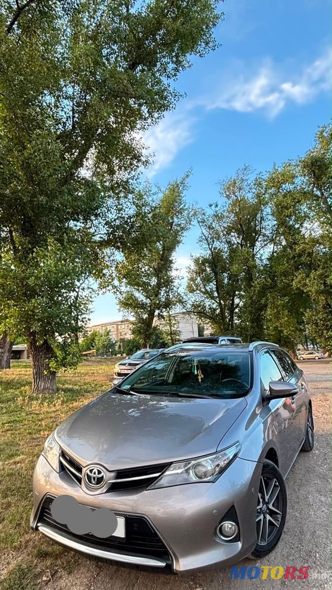 2015' Toyota Auris photo #1