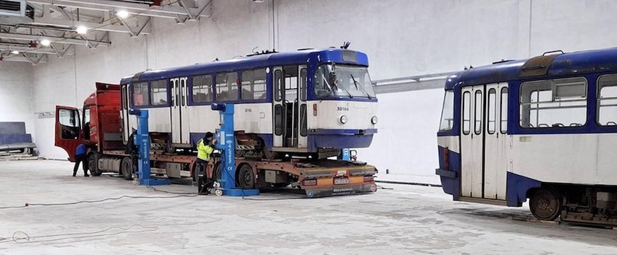 O echipă de ingineri din Moldova construieşte un automotor electric cu baterii, care ar circula pe calea ferată între aeroportul Chişinău şi gara centrală