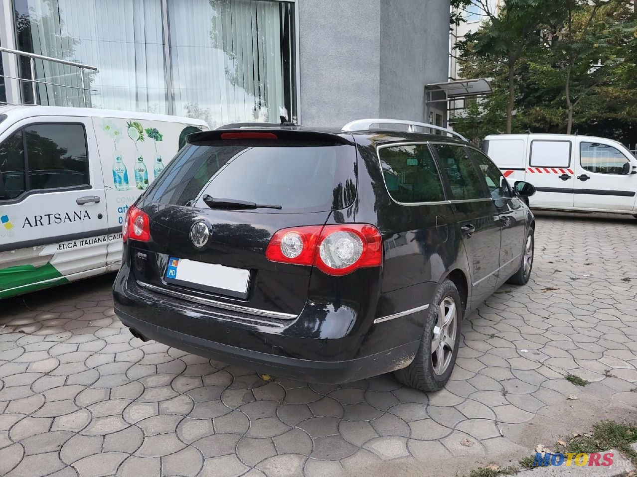 2010' Volkswagen Passat photo #1