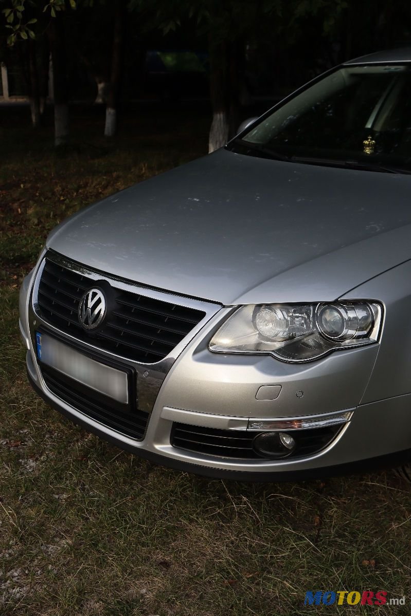 2007' Volkswagen Passat photo #2