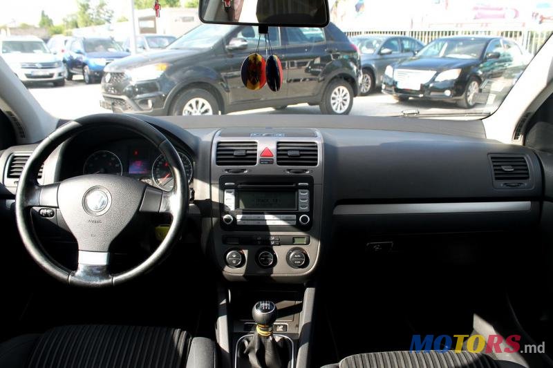 2007' Volkswagen Golf photo #5