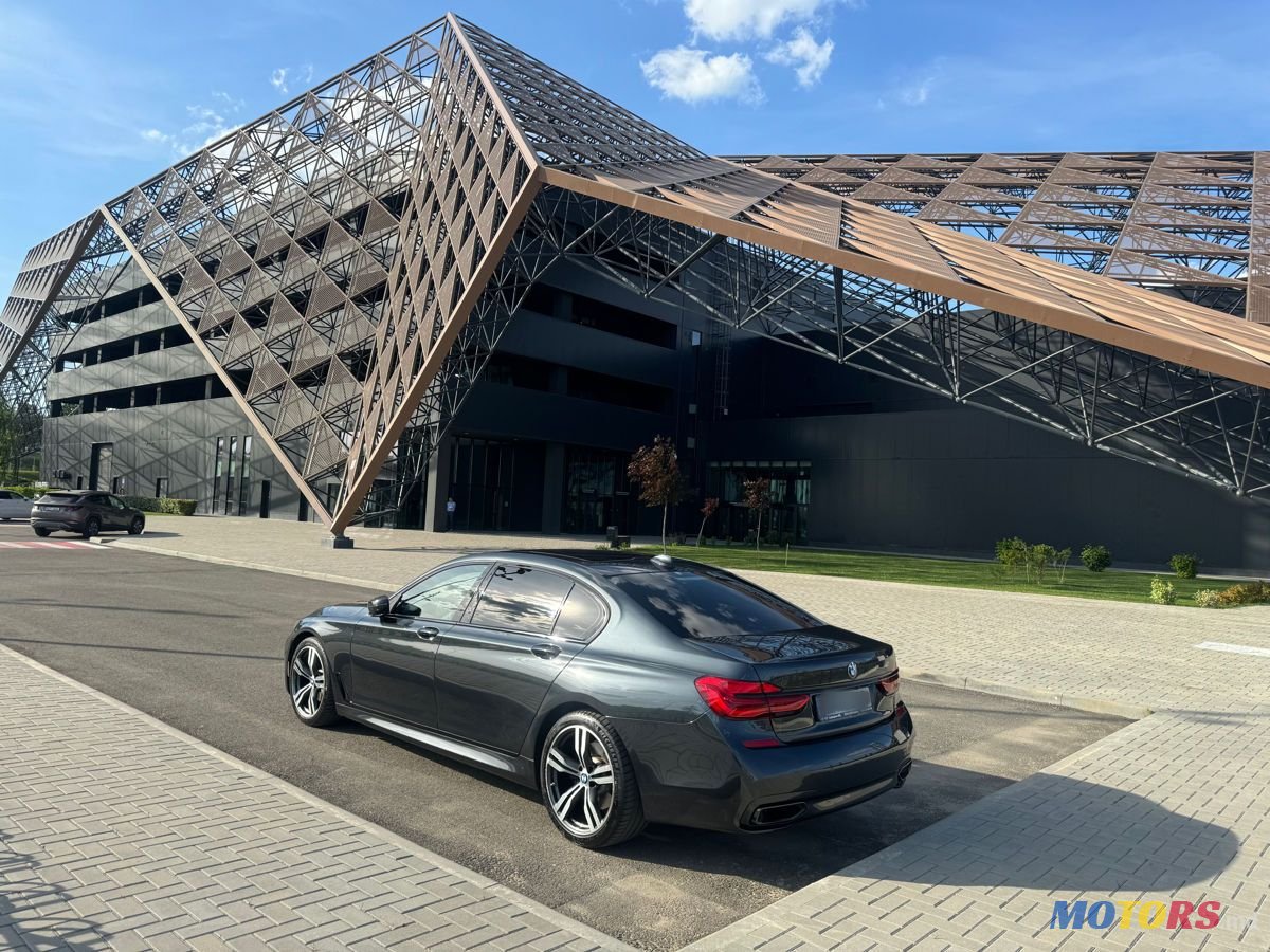 2017' BMW 7 Series photo #2