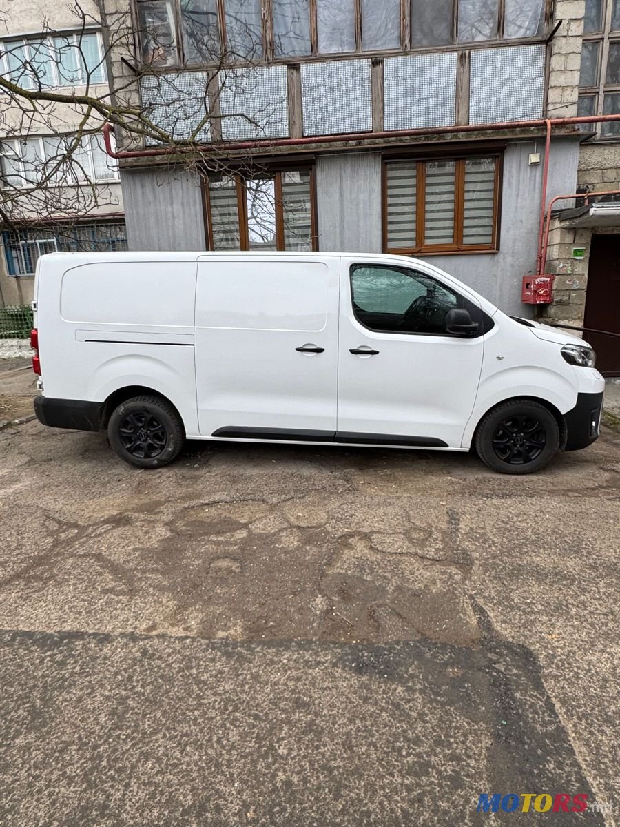 2019' Toyota ProAce Verso photo #3