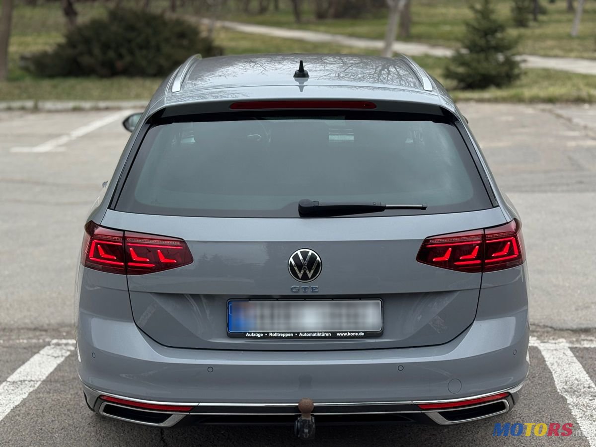 2022' Volkswagen Passat photo #3