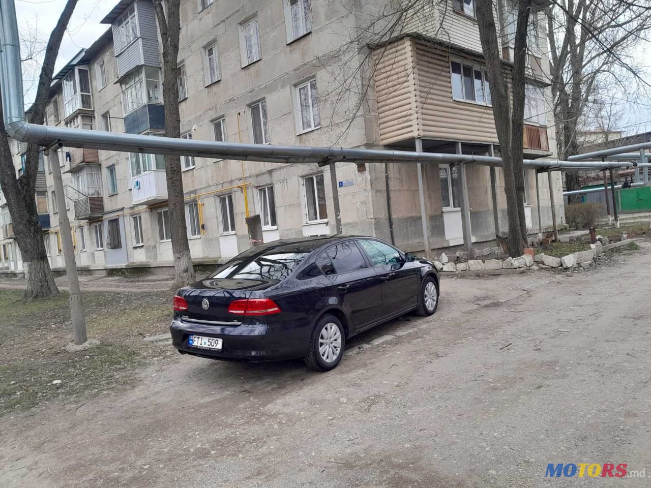 2010' Volkswagen Passat photo #2