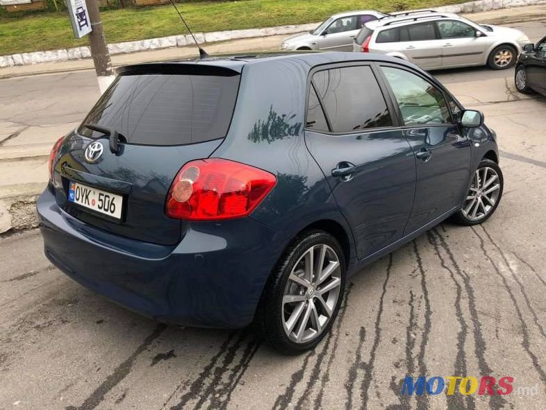 2009' Toyota Auris photo #2