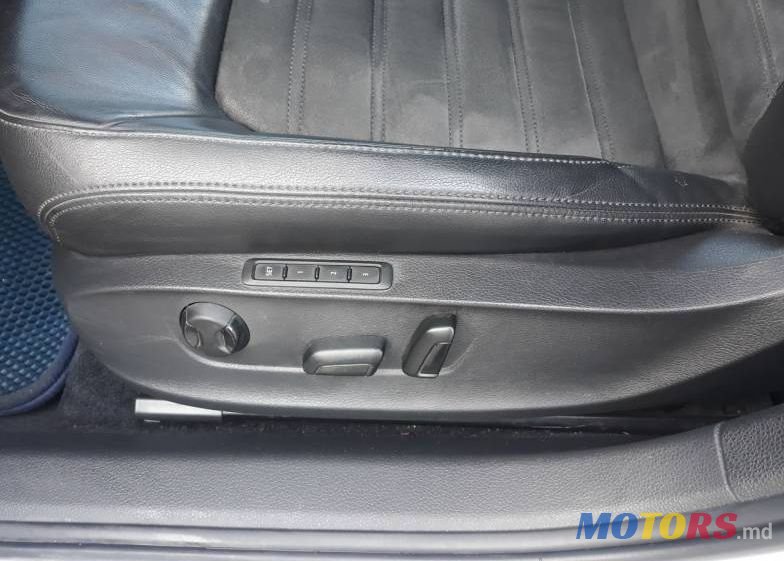 2012' Volkswagen Passat photo #1