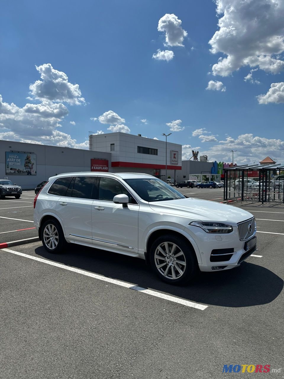 2017' Volvo XC90 photo #2