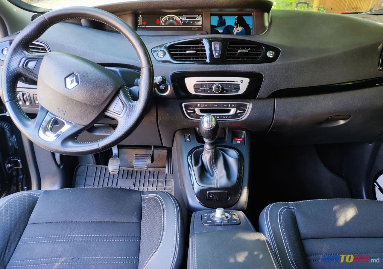 2015' Renault Scenic photo #6