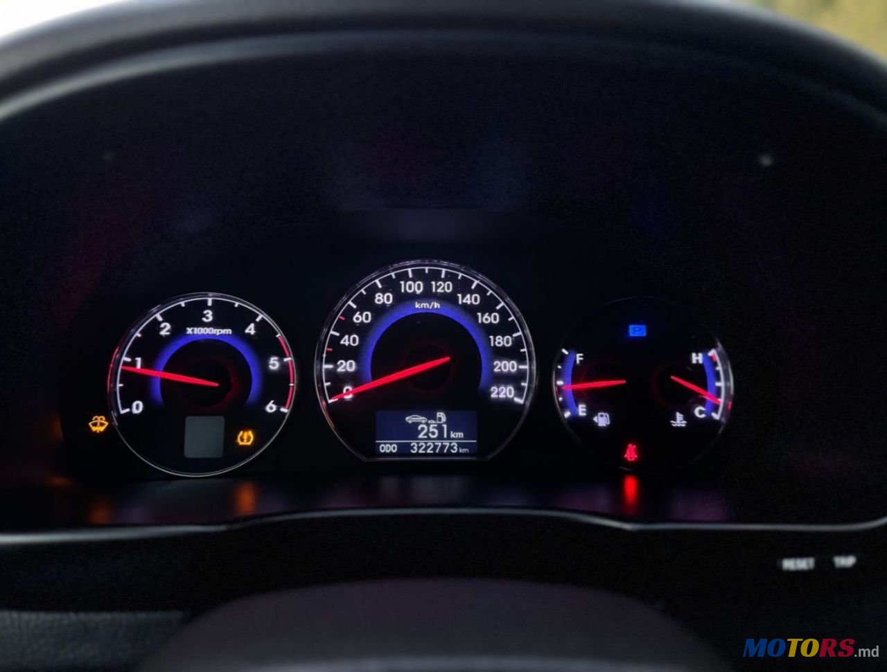 2010' Hyundai Santa Fe photo #3