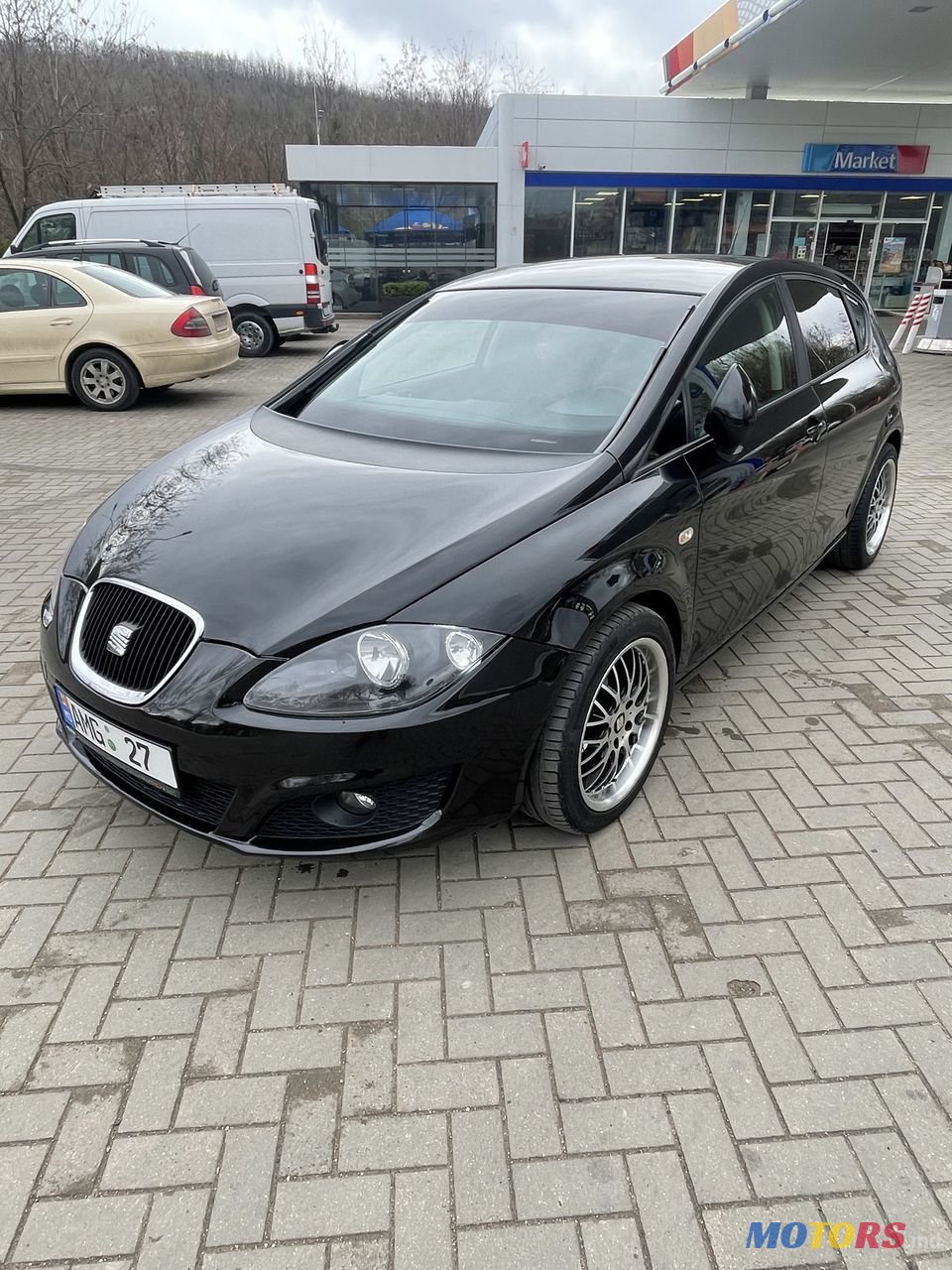 2011' SEAT Leon photo #1