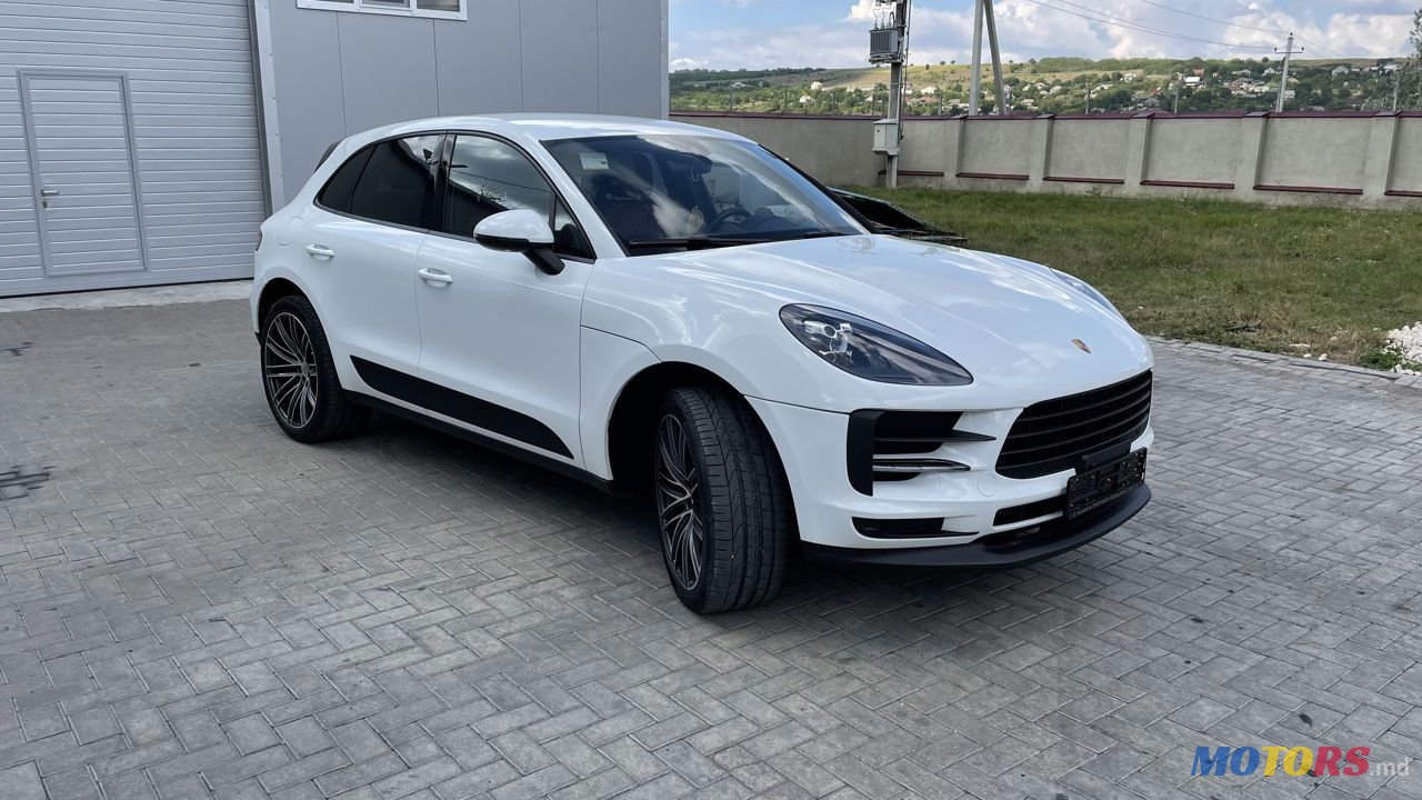 2020' Porsche Macan photo #3