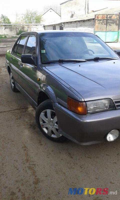 1990' Nissan Sunny photo #1