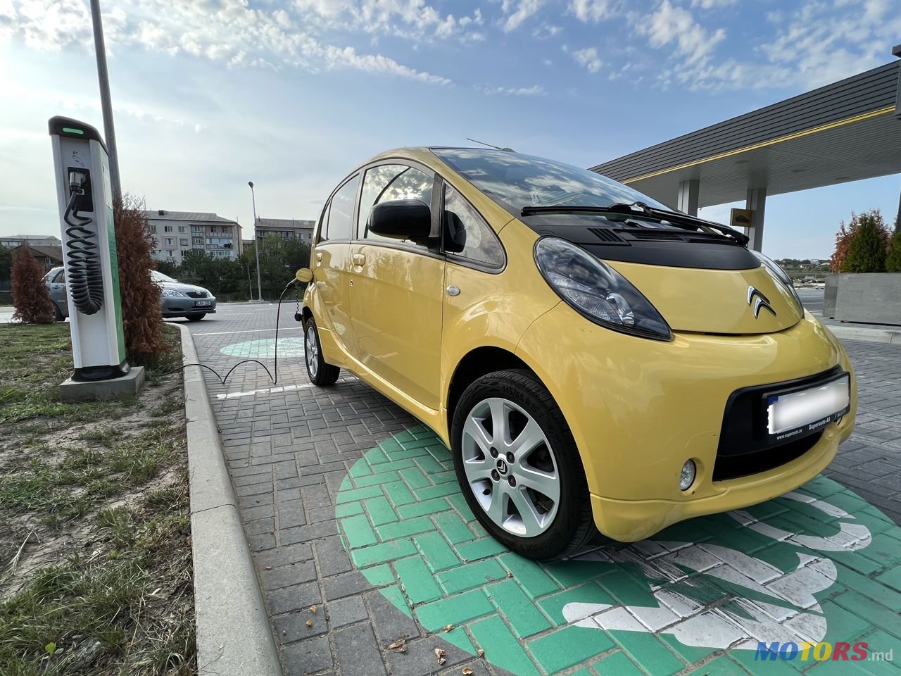 2011' Citroen C-Zero photo #3