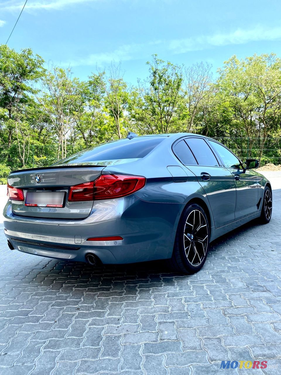 2018' BMW 5 Series photo #3