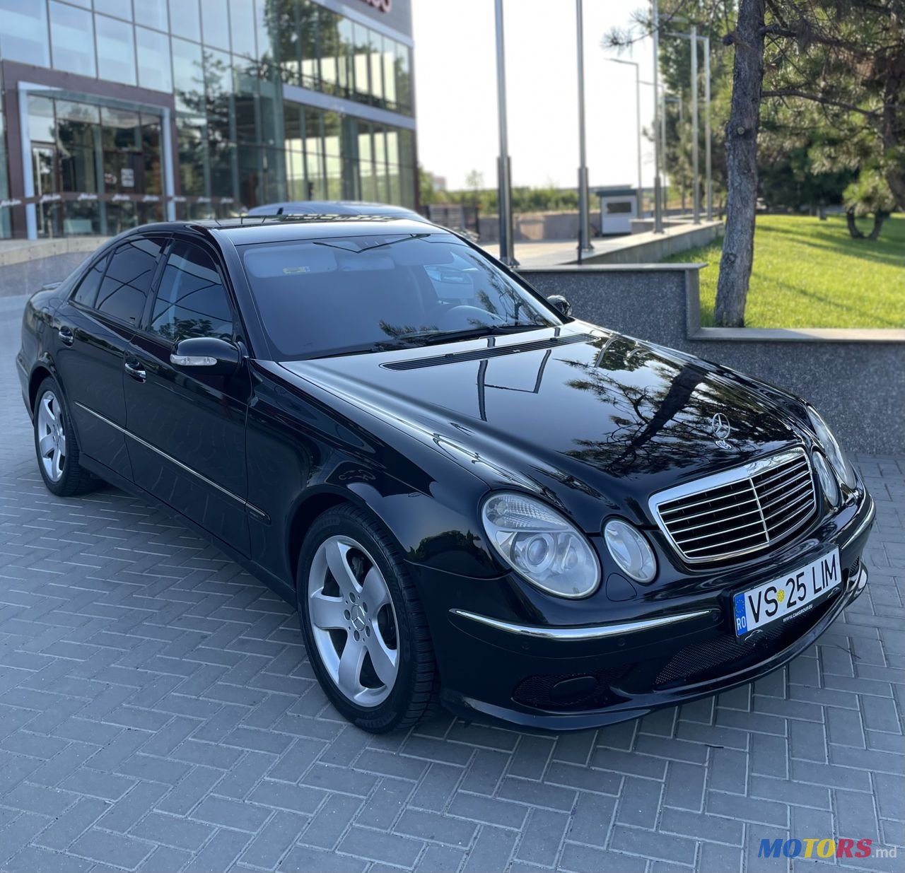 2004' Mercedes-Benz E Класс photo #2