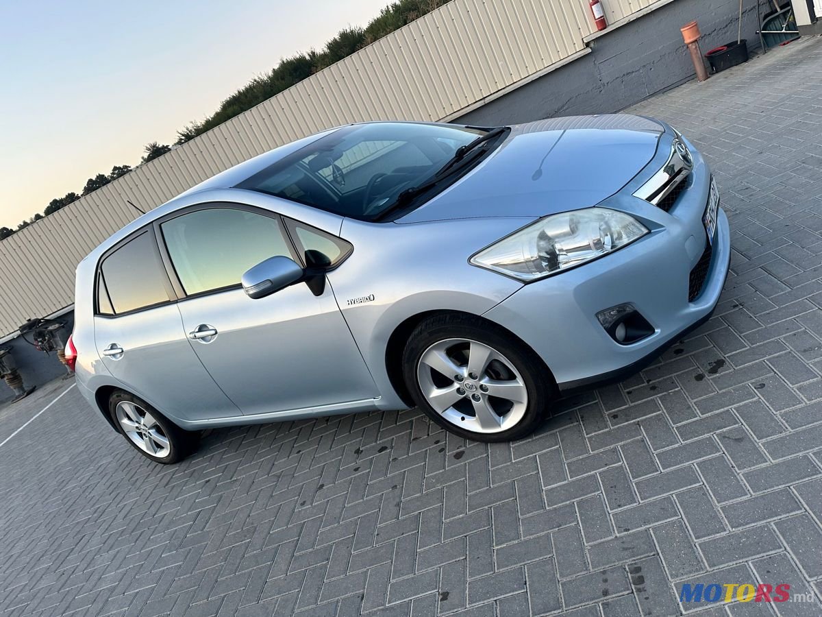 2010' Toyota Auris photo #3