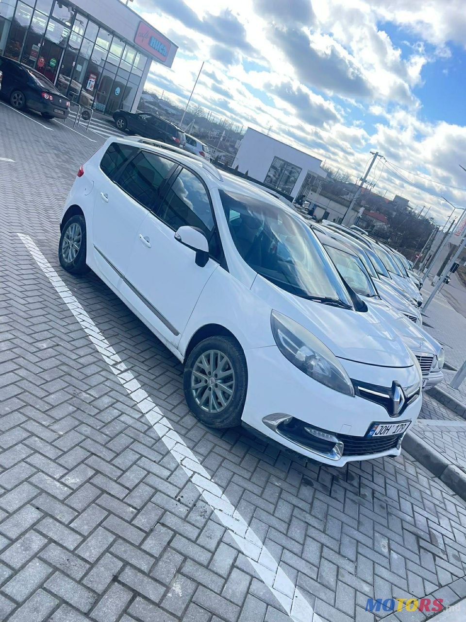 2016' Renault Scenic photo #5