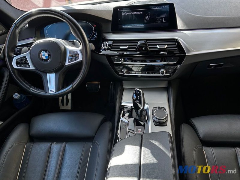 2019' BMW 5 Series photo #4