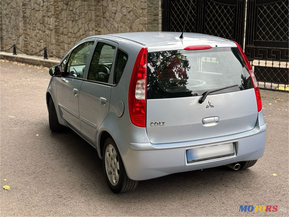 2006' Mitsubishi Colt photo #3