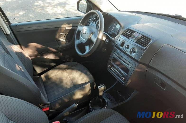 2011' Skoda Fabia photo #4
