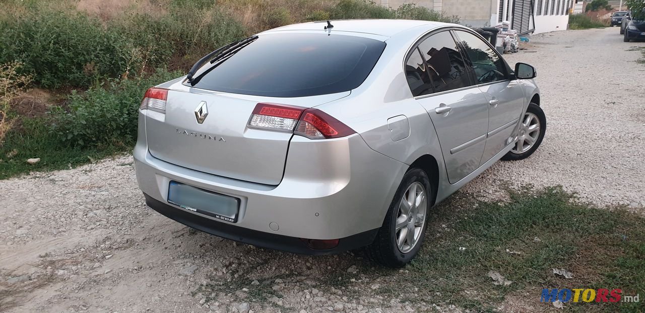 2010' Renault Laguna photo #5