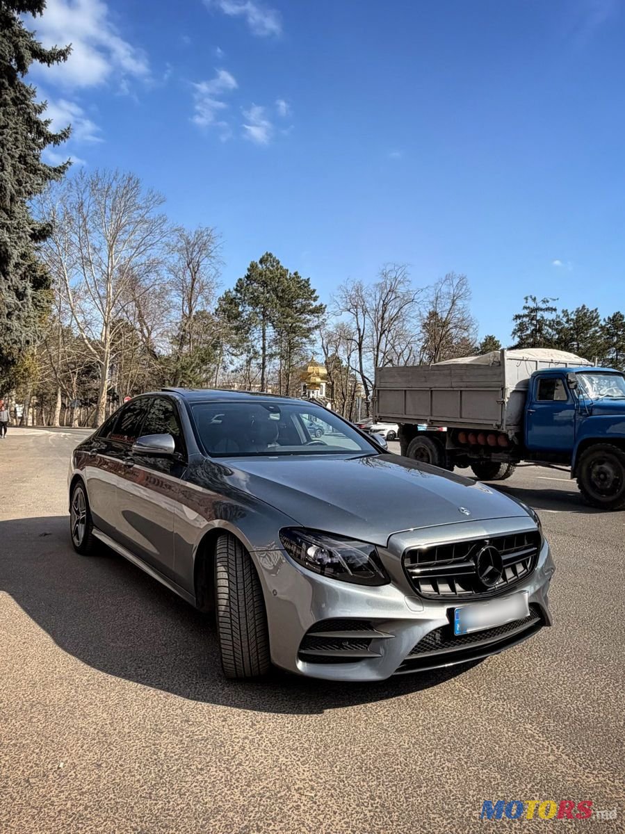 2019' Mercedes-Benz E-Class photo #2