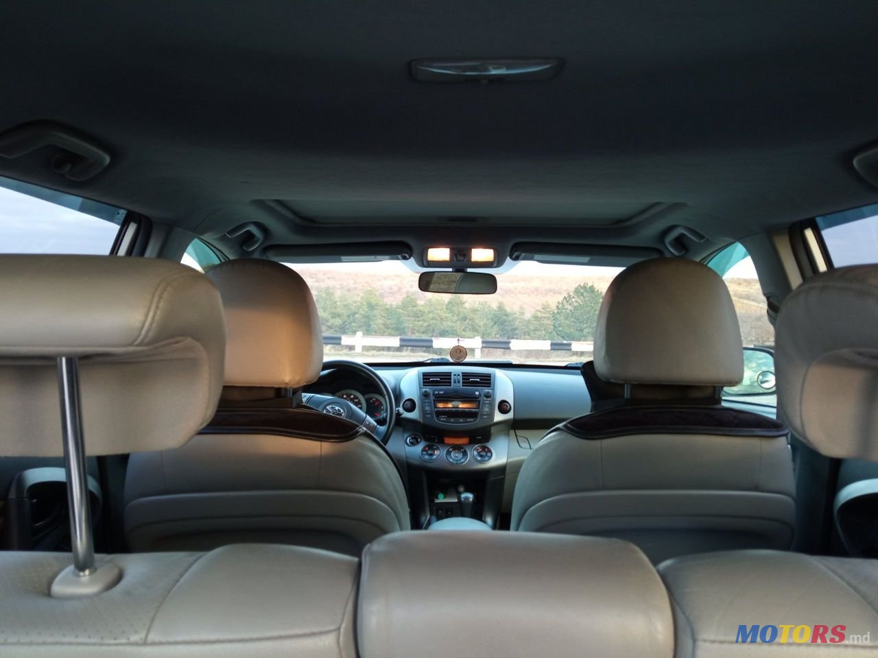 2010' Toyota RAV4 photo #5