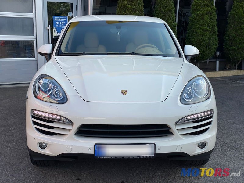 2010' Porsche Cayenne photo #2