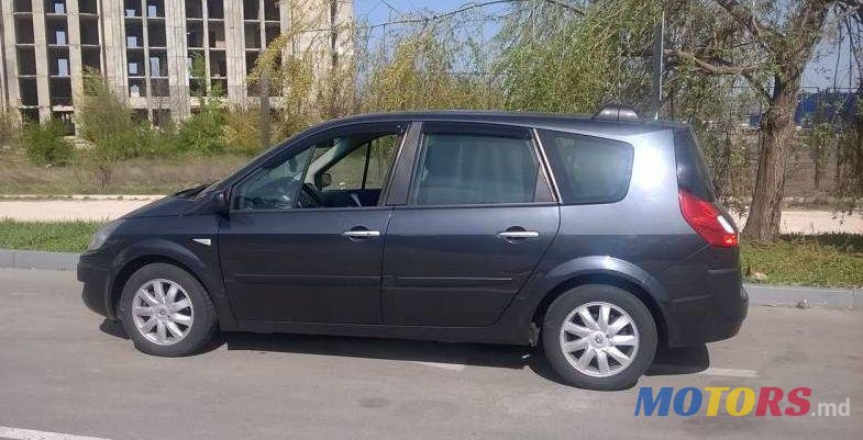 2006' Renault Grand Scenic photo #1