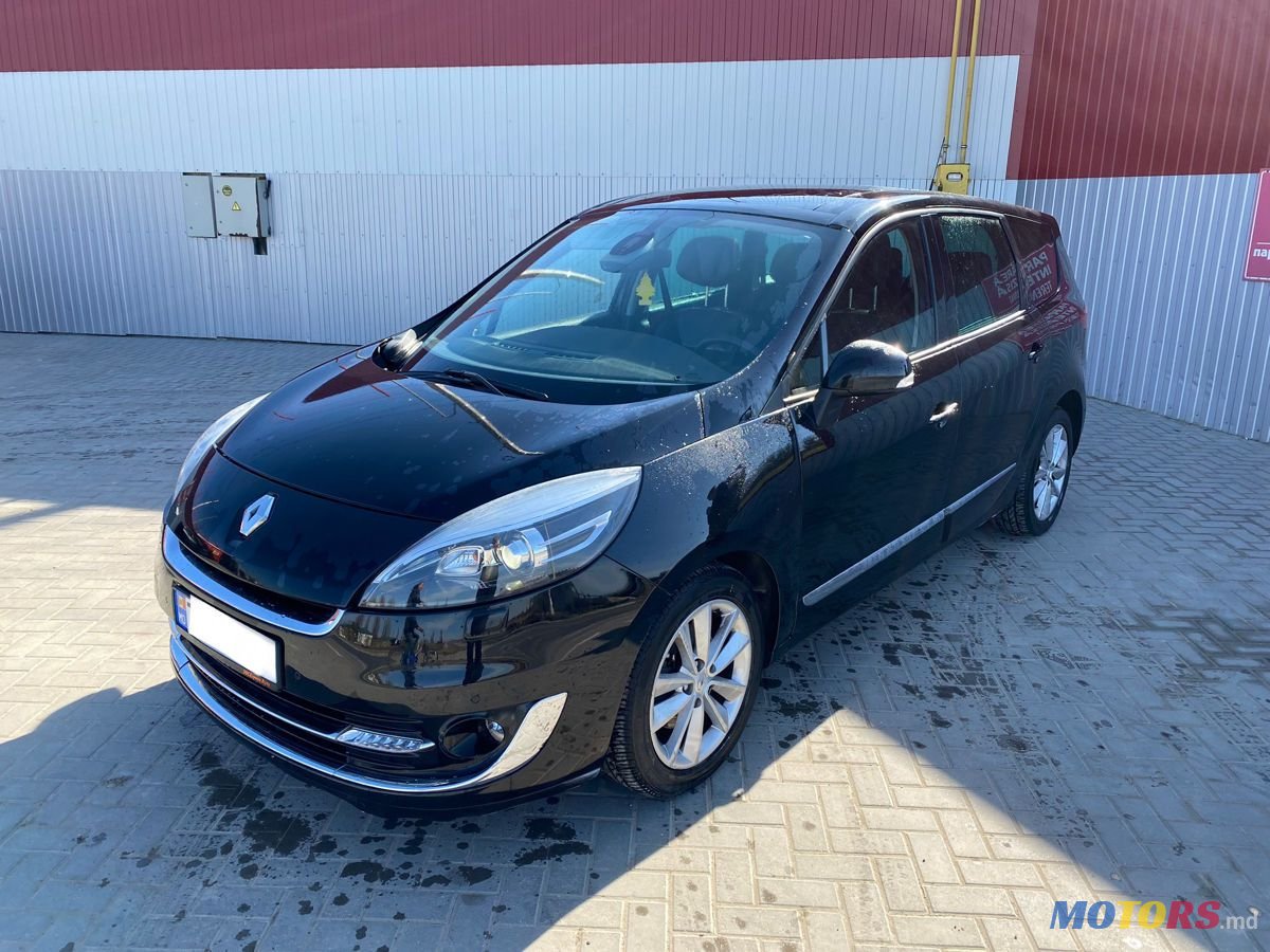 2013' Renault Grand Scenic photo #1