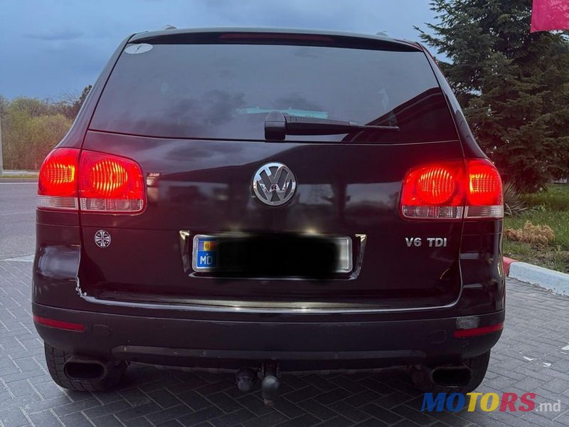 2005' Volkswagen Touareg photo #4