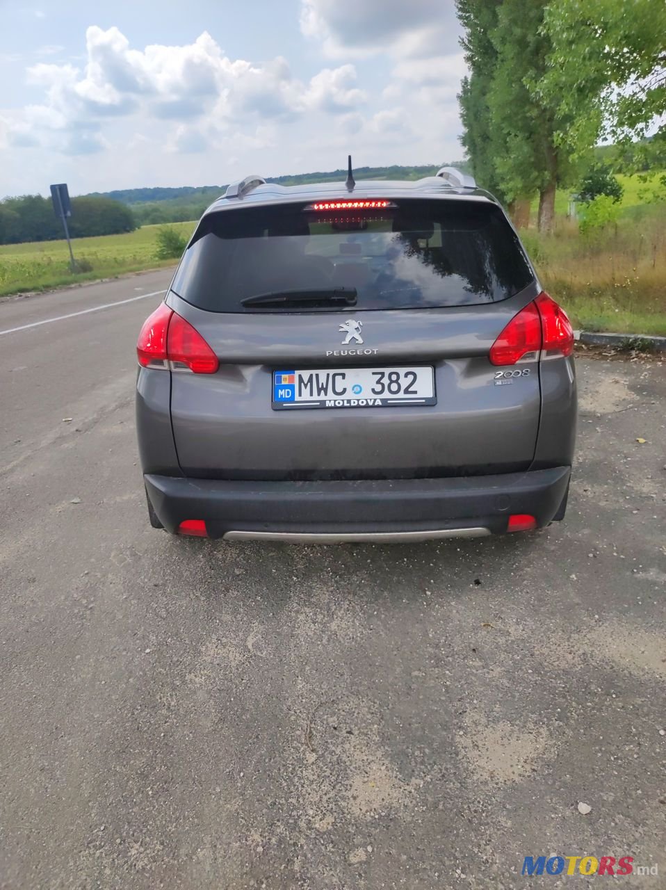 2015' Peugeot 2008 photo #1