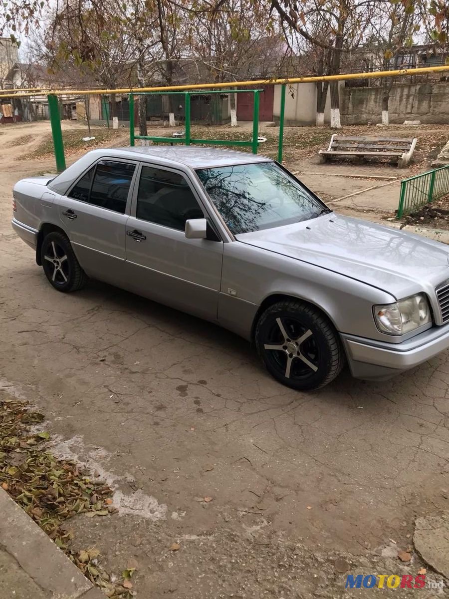 1994' Mercedes-Benz W124 photo #5