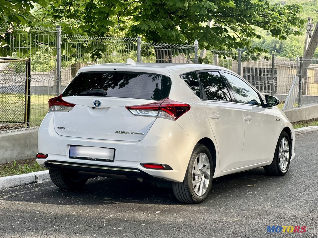 2016' Toyota Auris photo #3