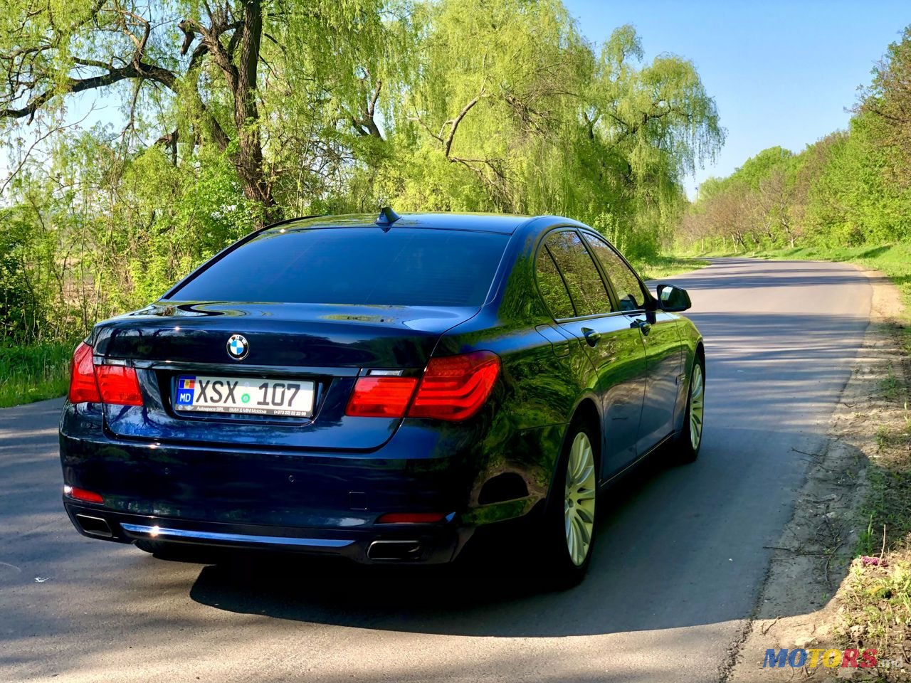 2010' BMW 7 Series photo #5