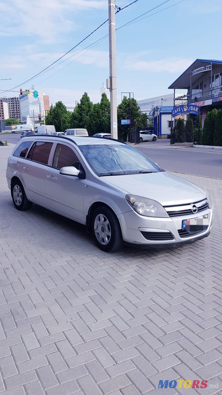 2006' Opel Astra photo #1