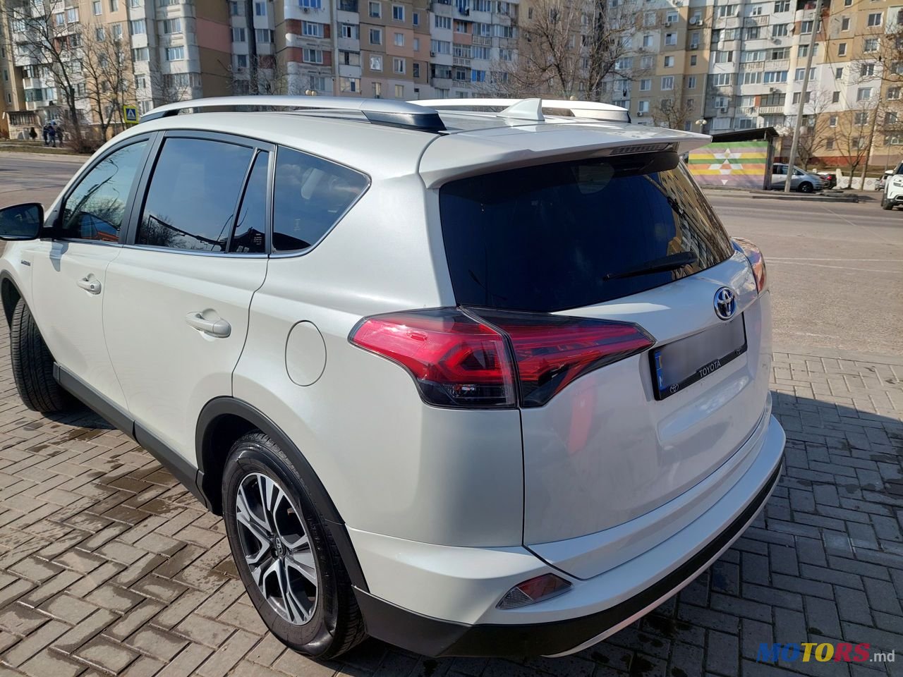 2016' Toyota RAV4 photo #2