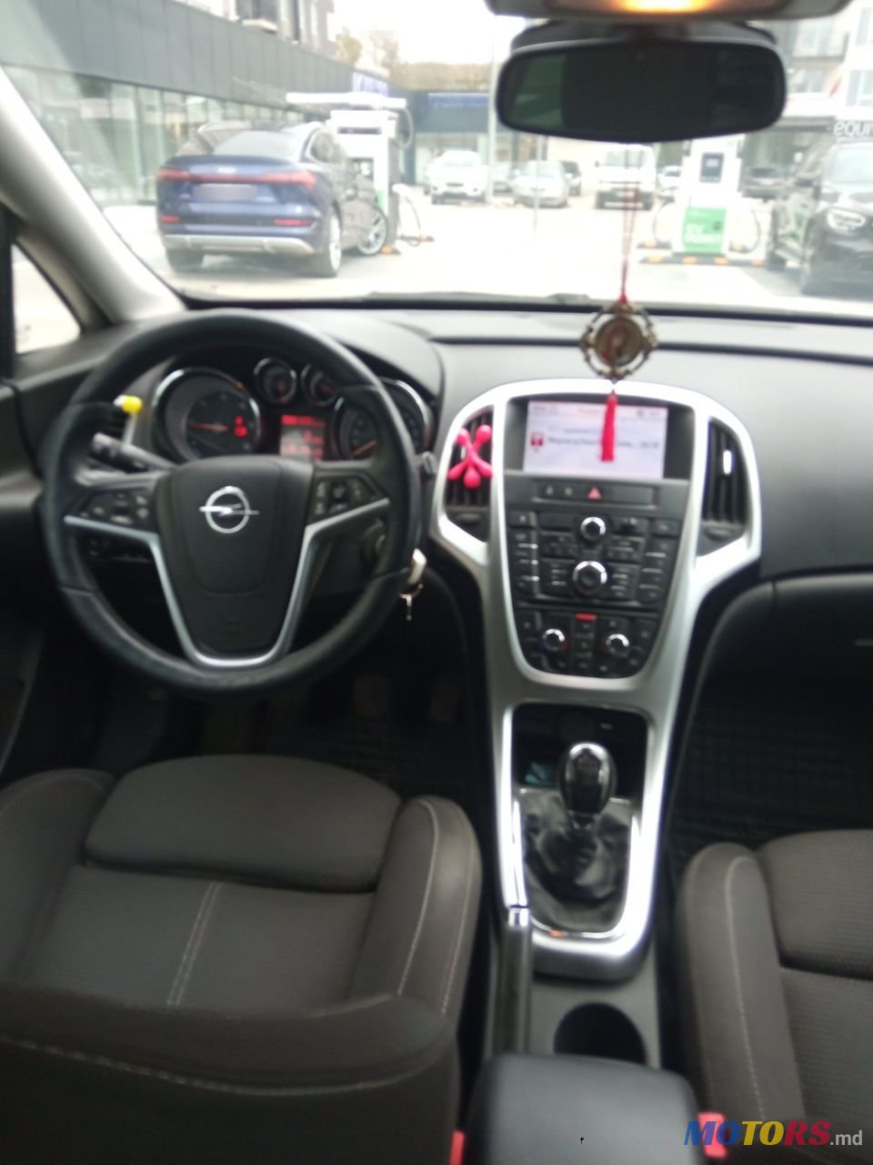 2013' Opel Astra photo #1