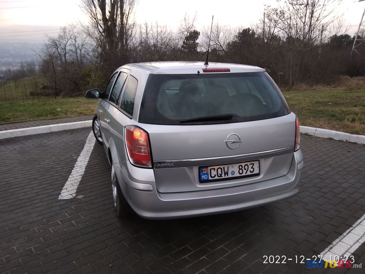 2012' Opel Astra photo #3