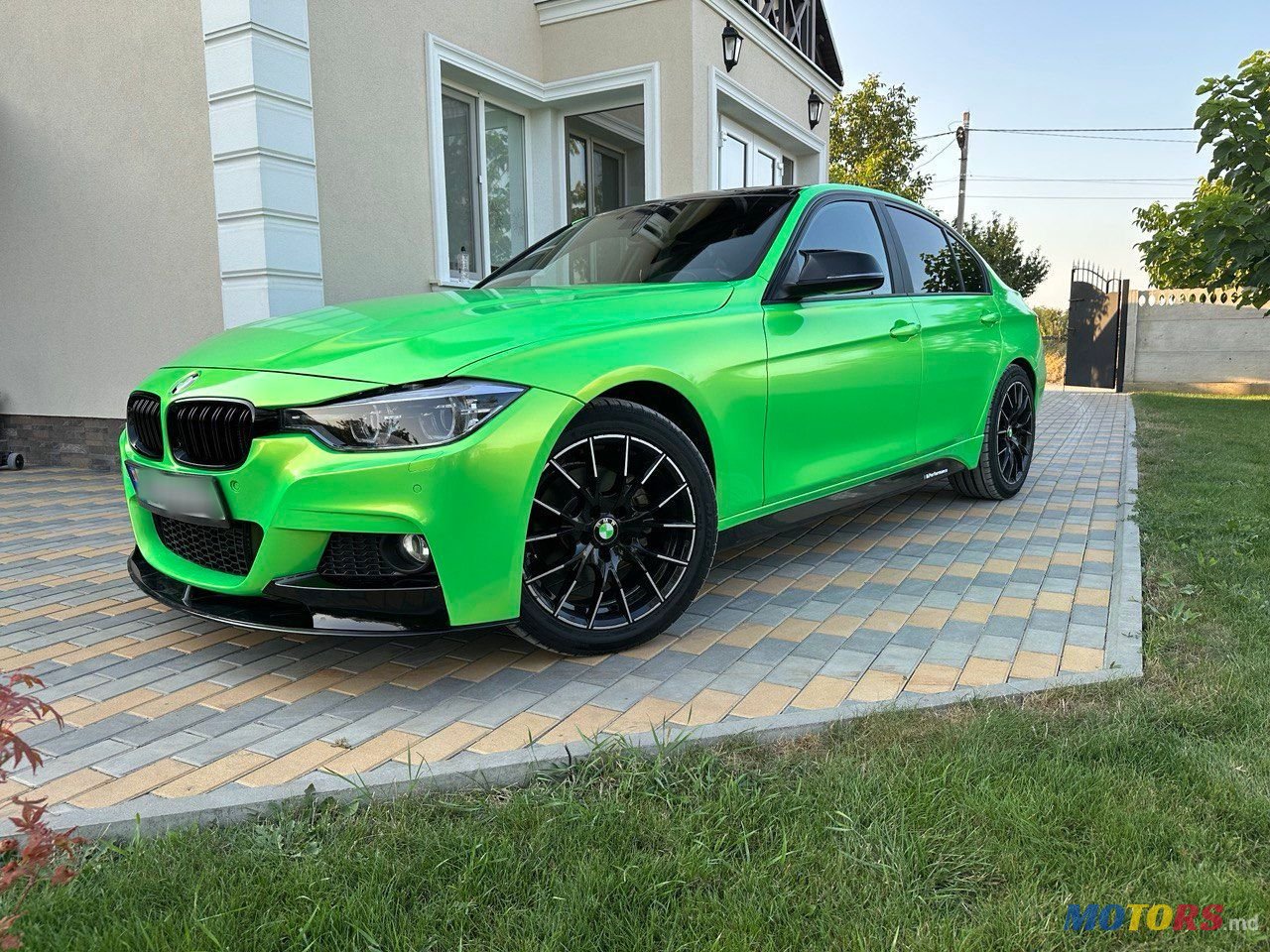 2017' BMW 3 Series photo #2