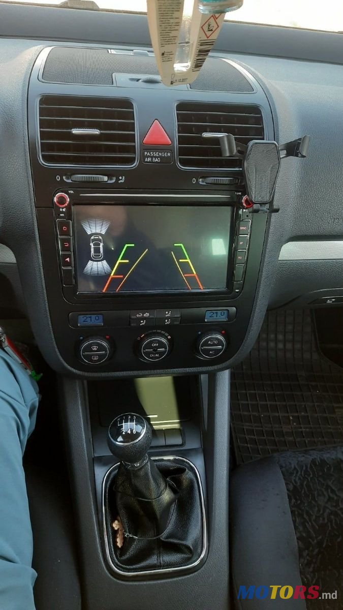 2008' Volkswagen Golf photo #6