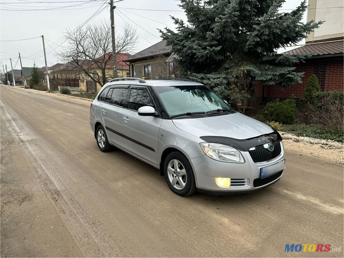 2008' Skoda Fabia photo #1