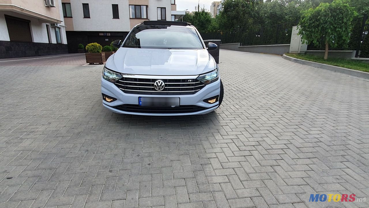 2019' Volkswagen Jetta photo #2