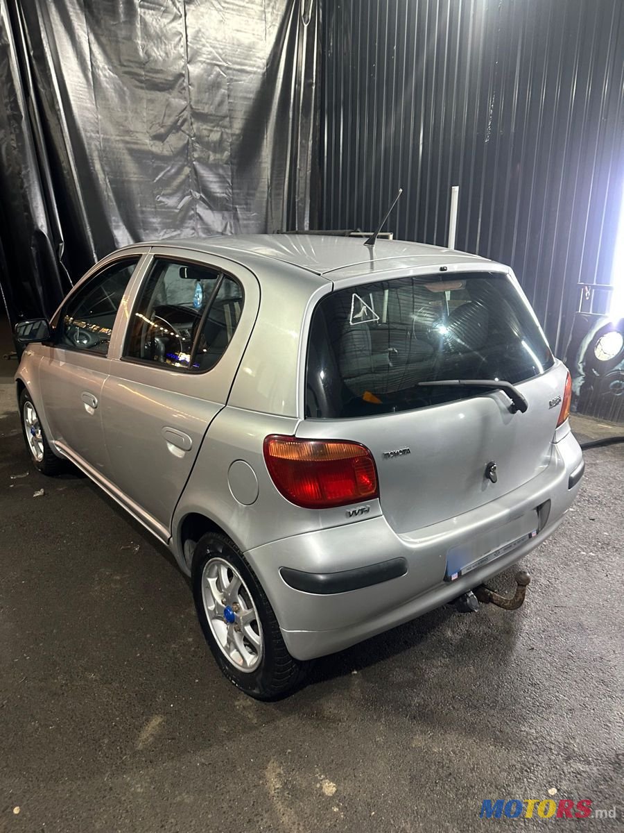 2004' Toyota Yaris photo #3