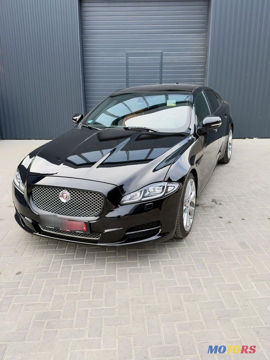 2016' Jaguar XJ photo #3