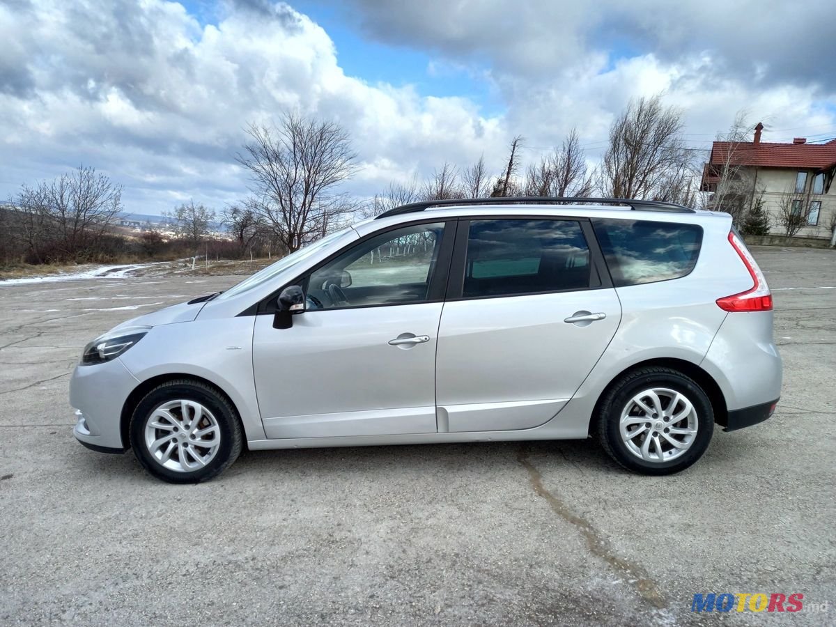 2015' Renault Grand Scenic photo #2
