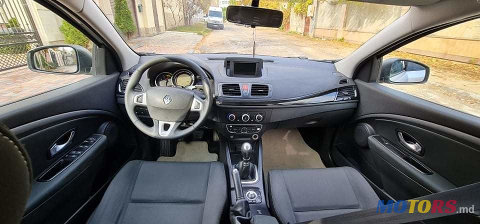 2011' Renault Megane photo #1