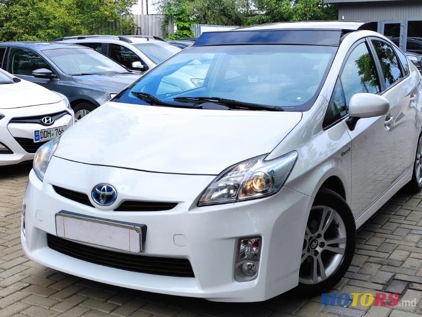 2012' Toyota Prius photo #3