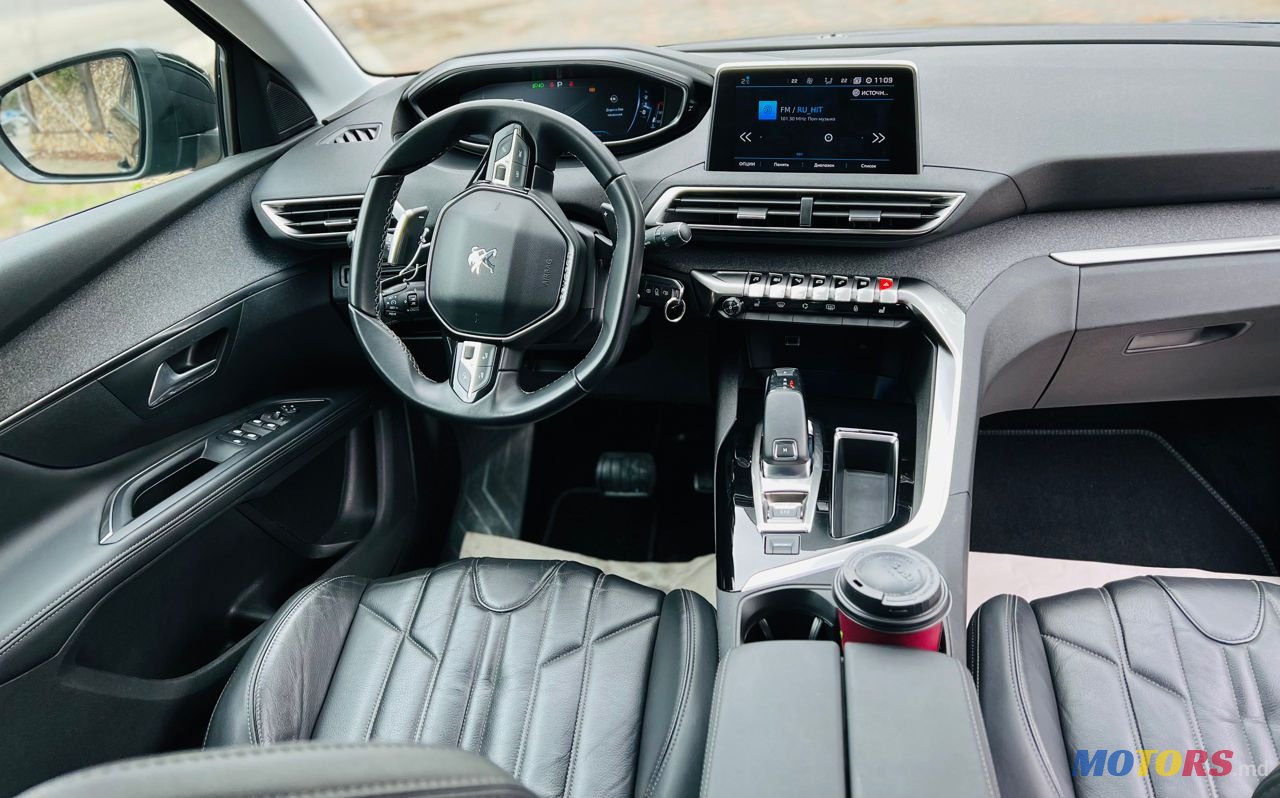 2019' Peugeot 5008 photo #5